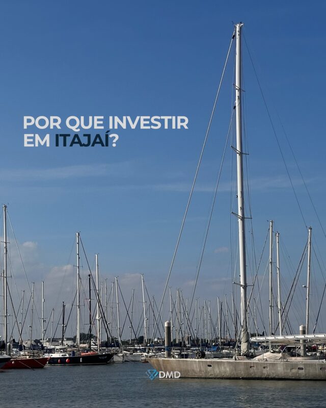 Se você está pensando em investir no mercado imobiliário, precisa conhecer o potencial de Itajaí.

1️⃣ Polo industrial em expansão
Itajaí abriga grandes empresas e vem recebendo investimentos constantes na área industrial, o que impulsiona a economia e aquece o mercado de imóveis.

2️⃣ Porto estratégico e movimentado
O Porto de Itajaí é um dos mais importantes do Brasil em movimentação de cargas. Esse protagonismo atrai negócios, gera empregos e valoriza a região.

3️⃣ Referência em saúde e infraestrutura hospitalar
Com hospitais modernos e atendimento de excelência, a cidade atrai cada vez mais famílias e profissionais da saúde que buscam qualidade de vida.

4️⃣ Valorização imobiliária consistente
O crescimento urbano planejado e o constante desenvolvimento econômico garantem a valorização dos imóveis, oferecendo retorno seguro a médio e longo prazo.

5️⃣ Qualidade de vida à beira-mar
Praias incríveis, segurança, natureza e infraestrutura completa. 

Itajaí é o equilíbrio perfeito entre vida urbana e tranquilidade.