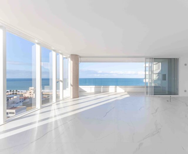 VIVA O PRIVILÉGIO DE MORAR COM VISTA PARA O MAR NO RIVA PRAIA BRAVA 🌊 ✨

Com 160m² privativos, o apartamento é novo, em andar alto, com uma vista simplesmente deslumbrante.
São 3 suítes amplas, ambientes integrados e um excelente padrão de acabamento, além de 3 vagas de garagem.

O empreendimento conta com uma área de lazer completa, pensada para você e sua família aproveitarem cada momento sem sair de casa.

✔ Vista para o mar
✔ 3 suítes
✔ 160m² privativos
✔ 3 vagas de garagem

▫️R$ 5.500.000,00

Entre em contato e agende a sua visita!