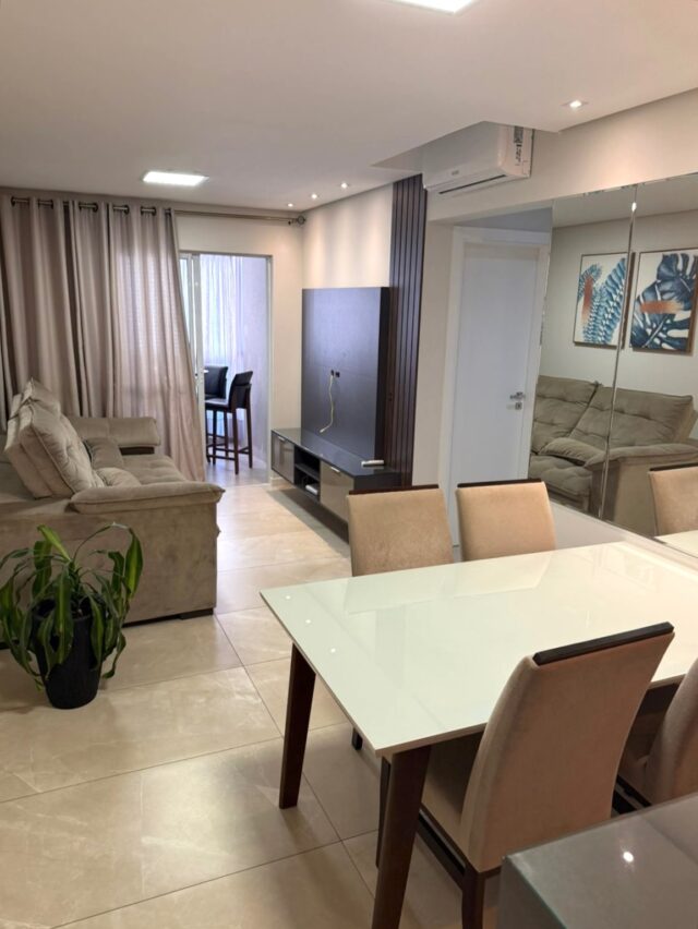 APARTAMENTO MOBILIADO NO DOM BOSCO POR R$ 650 MIL ✨

✔️ 1 suíte + 1 dormitório
✔️ 62m² privativos
✔️ Sacada com churrasqueira a carvão
✔️ 1 vaga de garagem
✔️ Totalmente mobiliado e equipado

O empreendimento está localizado no bairro Dom Bosco, a apenas 10 minutos do Centro de Itajaí, em uma região valorizada e de fácil acesso.

Além disso, com salão de festas no rooftop e brinquedoteca + espaço gourmet no térreo, perfeito para receber amigos e aproveitar bons momentos.

Entre em contato para mais informações ou agende sua visita.