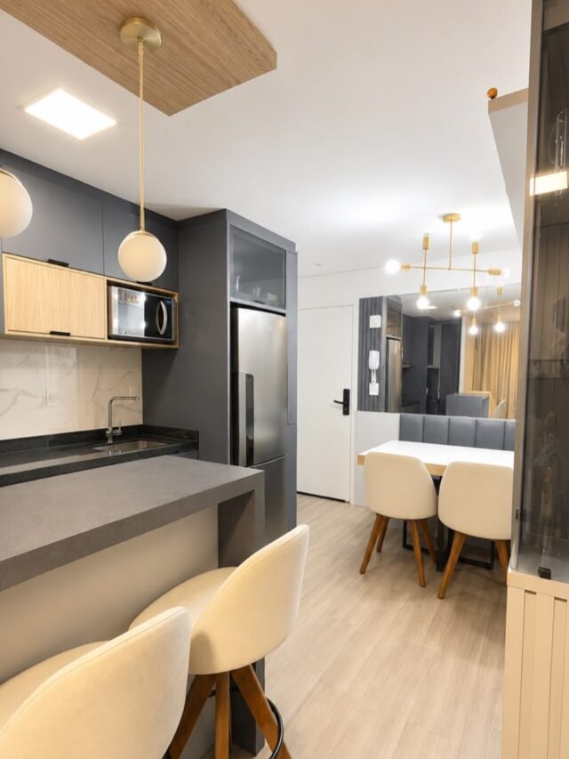 MOBILIADO E EQUIPADO POR R$ 545.000 ‼️

• 2 dormitórios
• Sala de estar e jantar integradas
• Cozinha equipada
• Banheiro social

Excelente infraestrutura de lazer:
• Espaço gourmet com playground
• 2 salões de festas
• Sala de jogos
• Brinquedoteca
• Ambientes decorados e semi-mobiliados

Localizado no bairro Cordeiros, em Itajaí, com fácil acesso a comércios, serviços e às principais vias da cidade.

Entre em contato e agende sua visita!
