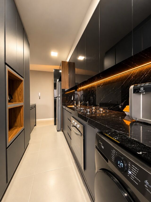 Apartamento SEMIMOBILIADO por R$ 520.000,00 no bairro São Vicente ✨

• Cozinha/living
• 2 quartos
• Banheiro social
• Sacada com churrasqueira a carvão 

• Vaga de garagem privativa coberta

Condomínio:
• 2 elevadores
• ⁠Torre Única 
• ⁠4 apartamentos por andar
• ⁠Acesso automatizado 

Lazer:
• Academia
• 2 salões de festas
• Mercadinho

Valor: R$ 520.000,00

Agende sua visita!