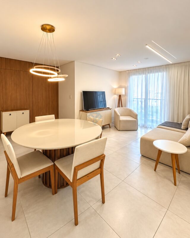 APARTAMENTO COM 3 DORMITÓRIOS | SEMIMOBILIADO | VILA OPERÁRIA | R$ 895.000

Localizado no bairro Vila Operária, próximo a comércios, escolas e serviços essenciais, proporcionando praticidade para toda a família.

Características do imóvel:
• 87,18 m² de área privativa
• 3 dormitórios, sendo 1 suíte
• Semimobiliado
• Ambientes amplos e iluminados
• 2 vagas de garagem

Lazer e comodidades:
• Piscina
• Salão de festas
• Academia
• Espaço gourmet
• Segurança 24 horas

Entre em contato e agende sua visita.