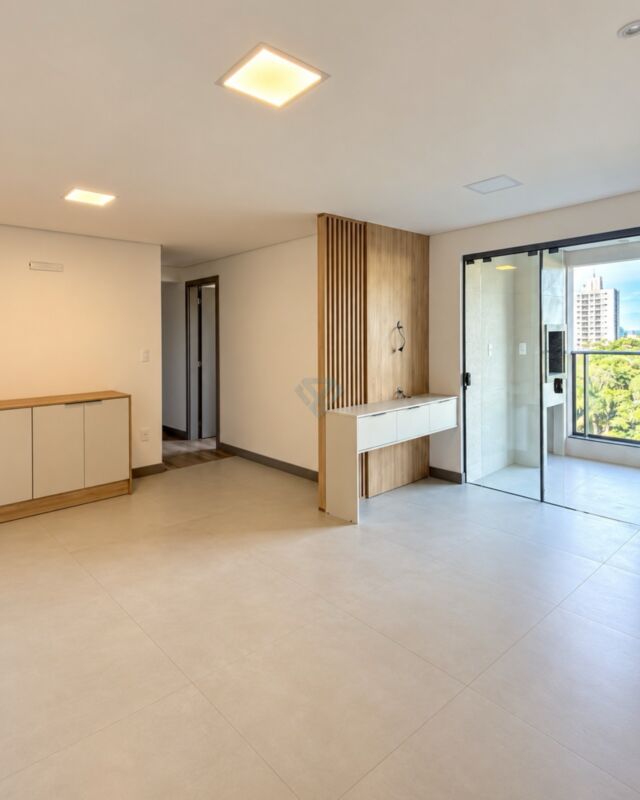 APARTAMENTO SEMIMOBILIADO COM 3 DORMITÓRIOS NA PRAIA BRAVA POR R$ 1.460.000 ✔️

Excelente oportunidade para morar na Praia Brava, em Itajaí!
Apartamento com 85,08 m² de área privativa, posição solar leste e ambientes bem distribuídos.

Localizado próximo ao Supermercado De Angelina, com fácil acesso à Balneário Camboriú.

Características do imóvel:
• 85,08 m² de área privativa
• 3 dormitórios, sendo 1 suíte
• Lavabo
• Living integrado com sala de estar e jantar
• Cozinha
• Sacada com churrasqueira a carvão
• Posição solar leste
• 2 vagas de garagem privativas

Pronto para morar!
Uma excelente opção para quem busca viver em uma das regiões mais desejadas de Itajaí.

Entre em contato e agende sua visita!